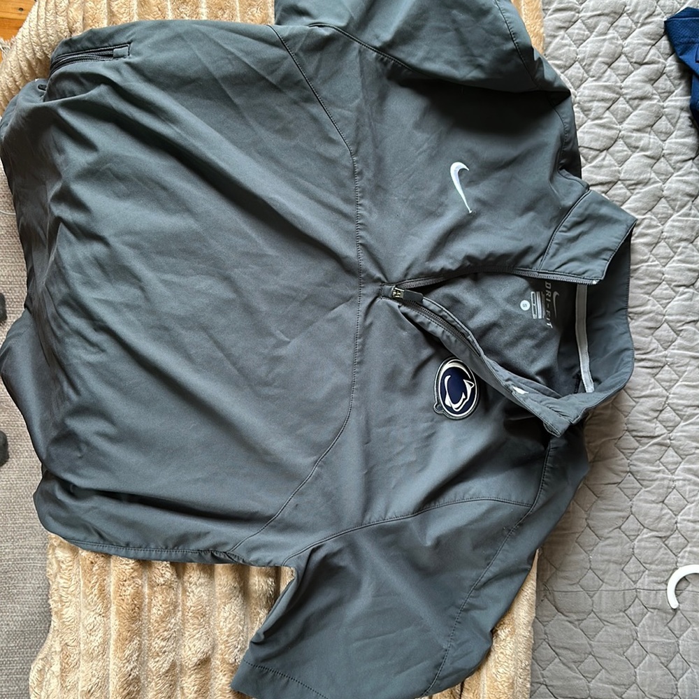 Penn state Nike pull over size S